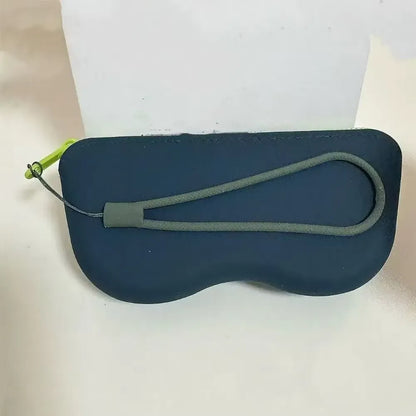Protective silicone glasses case with secure zipper